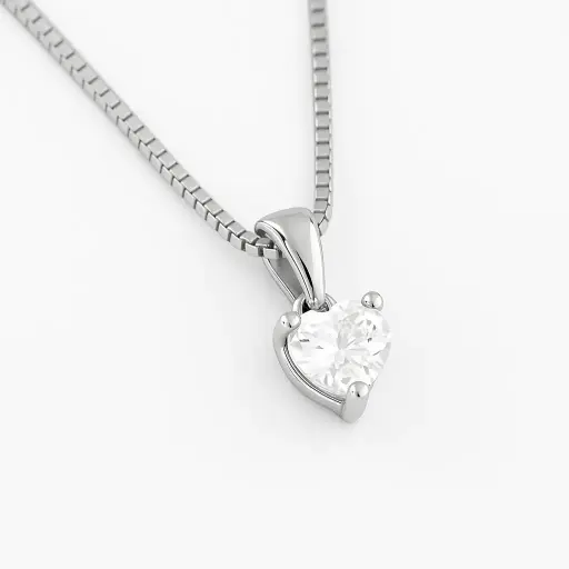 Heart shaped solitaire pendant with chain